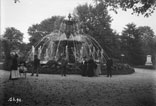 Fontaine dans jardin public