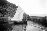 Petite voile au Port des Pêcheurs