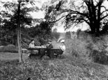 Groupe à Bellevue. Marie Louise, Georges et René Ancely