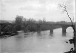 Un pont prés de la ville