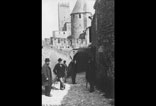 Vue intérieure de la cité Daléas et Rouanne avec le parapluie