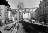 Blanchisseuses, viaduc et train