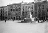 Place de la Constitution Fontaine de Neptune