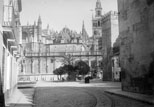 Cathédrale et la Giralda à droite l'Alcazar