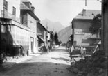 Vue du village et de la montagne