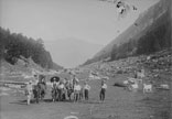 Groupe sur la route du lac de Gaube