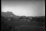 Vue sur Lourdes et le château prise de la route de Bagnères