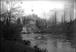 Moulin et château sur le gave d'Aspe (décembre)