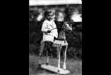 Paul Privat sur son cheval en bois
