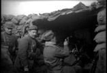 Poste de mitrailleurs. Capitaine Paillère devant la mitrailleuse