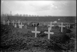 Un coin du cimetière militaire (mars)