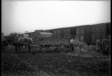 Ravitaillement à la gare. Déchargement du vin (6 avril)